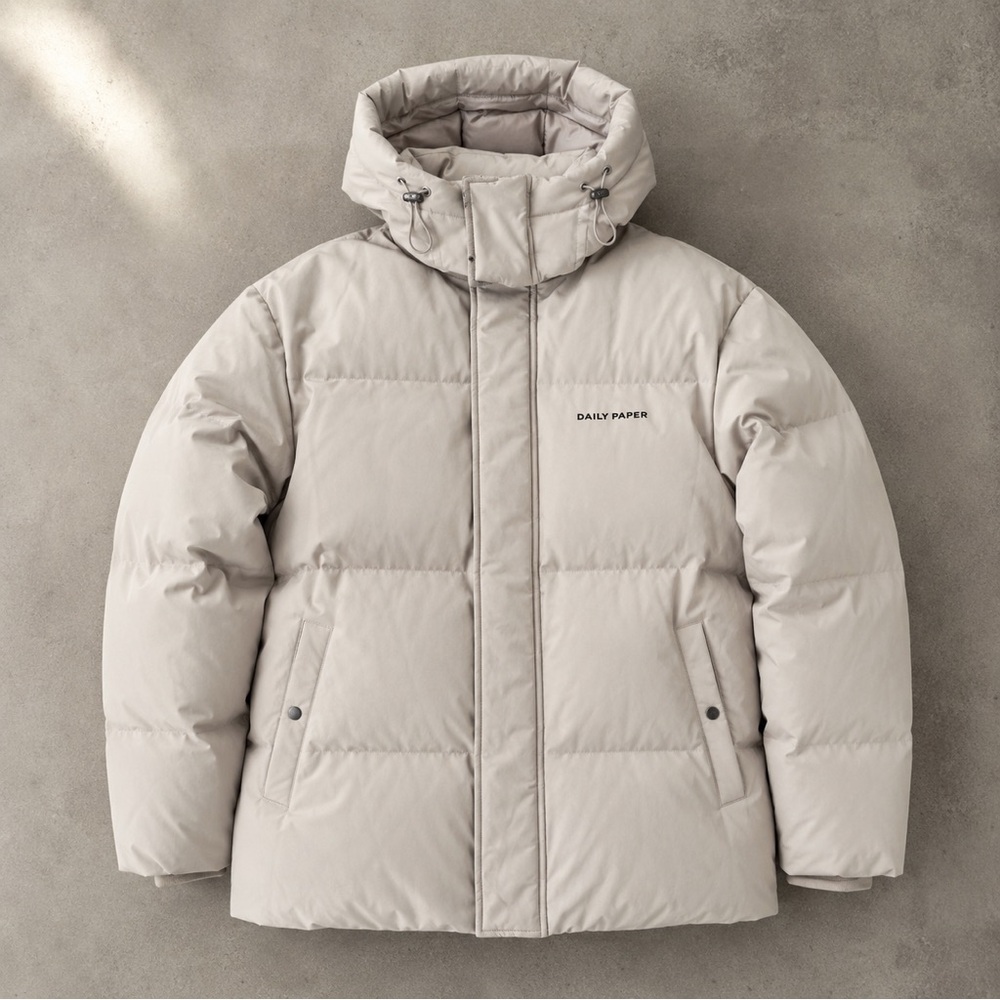 DAILY PAPER The Nicole Puffer in Nacreous Clouds Beige
